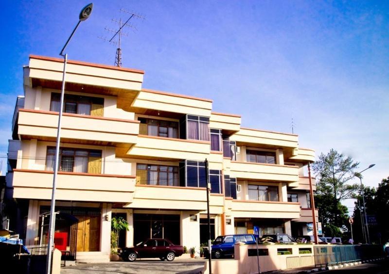 Ambun Suri Hotel Bukittinggi Exterior foto