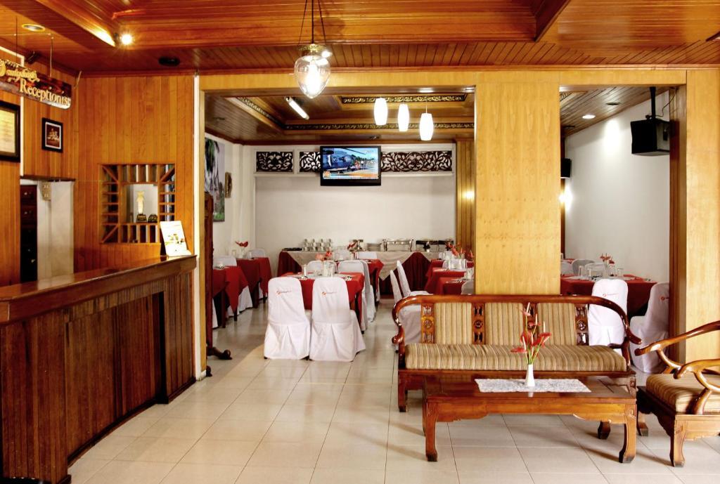 Ambun Suri Hotel Bukittinggi Exterior foto